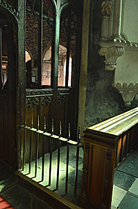 remains of the railings around the Francklin memorial October 2016