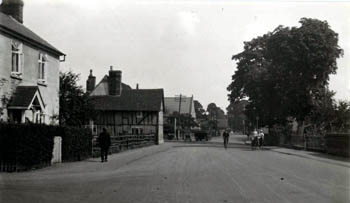The former Three Fishes Beerhouse and King William IV Public House about 1920 [Z209/95/82