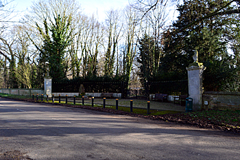 Former entrance to Tempsford Hall from the Great North Road February 2016
