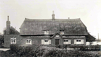 The Fox and Hounds about 1925 [WL800/2]
