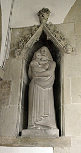 Statue of the Good Virgin at the east end of the south aisle August 2016