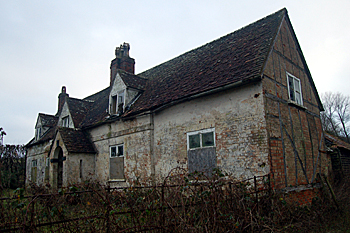 Decayed farm buildings at Potters End December 2008
