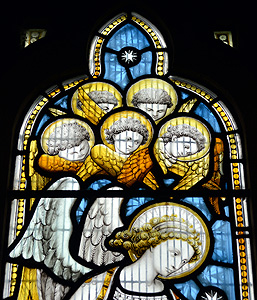 Detail of the west window in the Thynne Chapel September 2014