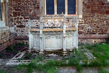 Tomb of Robert Trevor on the south side of Tingrith church April 2009