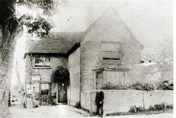 Chestnut Tree House as the post office about 1900 [Z760/1/4]